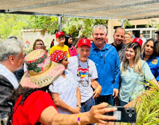 Luis Caldera inauguró espacios para los abuelos del Centro Residencial Dr. Joaquín Esteva Parra