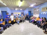 En conmemoración del Día Nacional del Cuatro 30 abuelos y abuelas del club “Años Dorados” del IVSS Norte recibieron clase especial de cuatro