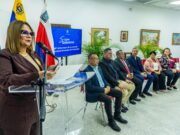 Confieren la orden Dr. Jesús Enrique Lossada a Jazmín Cristalino