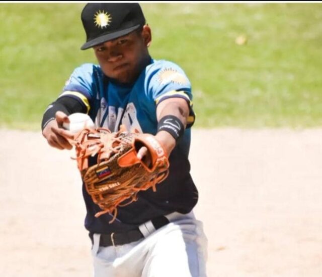 Pitcher-zulia.jpg