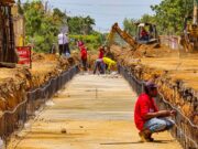 Luis Caldera avanza en rehabilitación de la carretera vía La Concepción