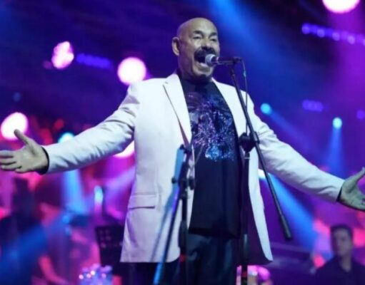 Un volcán sin fecha de expiración: Los 82 años del León de la Salsa