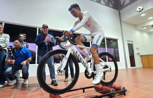 Di-Martino-bicicleta.jpg