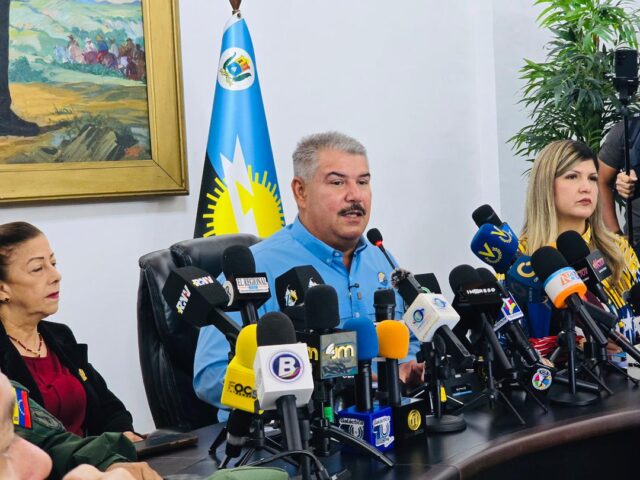Gobernador-Luis-Caldera3.jpg