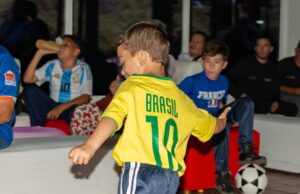 FIEBRE MUNDIAL: Marabinos se gozaron el pitazo inicial en pantalla gigante en sede Del Tranvía