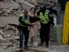 DESASTRE EN CARACAS: Rescatan con vida a 18 personas en edificio derrumbado en Chacao