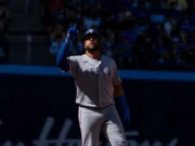 Elíaz Díaz jonroneó y extendió su gran momento con Texas