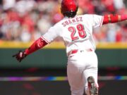Eugenio llegó a 200 jonrones con Cincinnati
