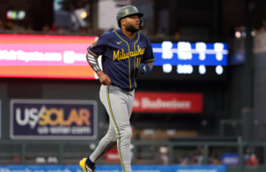 Lara y Chourio protagonistas en la paliza que Milwaukee le dio a los Rockies