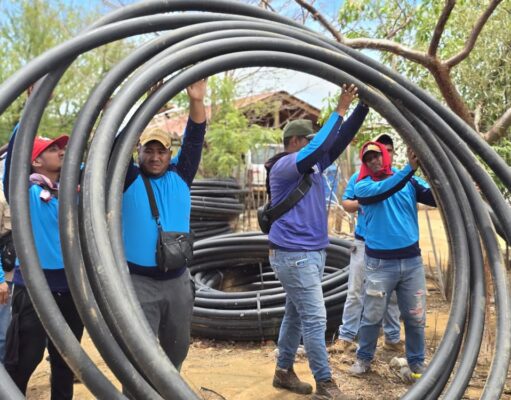 Luis Caldera entregó 1.200 metros de tuberías de agua y financiamientos comunitarios en Mara