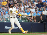 Jackson Chourio guió con su jonrón 14 a Milwaukee