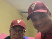 Luis Aparicio derrocha alegría porque por fin lo honraron con una estatua en su país