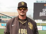 Coach venezolano de los Padres detenido por el ICE espera deportación