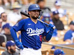 Eliezer Alfonzo a las ligas menores: Dodgers mueve su roster
