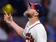 Chris Sale ponchó a 10 y llegó a 200 en la temporada