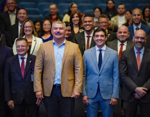 Gobernador Luis Caldera acompaña al BCV en su 86° aniversario