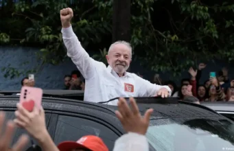 Lula sigue en Brasil