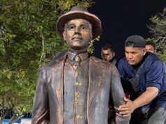 Alcalde Di Martino: La escultura de San José Gregorio llegó a la Facultad de Medicina